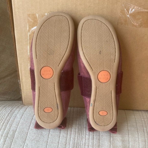 Livie & Luca 13 burgundy party flats - Picture 2 of 3